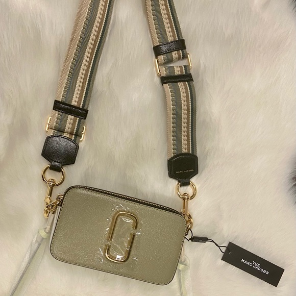 The Colorblock Snapshot - Picture 2 of 13